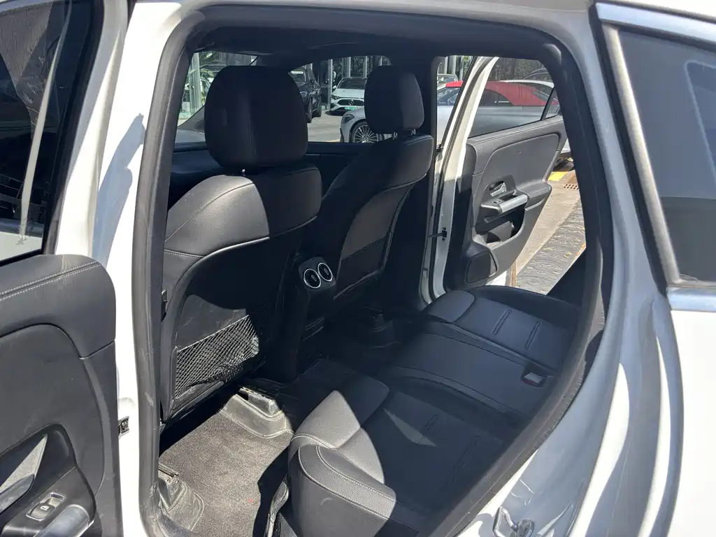 Mercedes-Benz GLA — фото 8