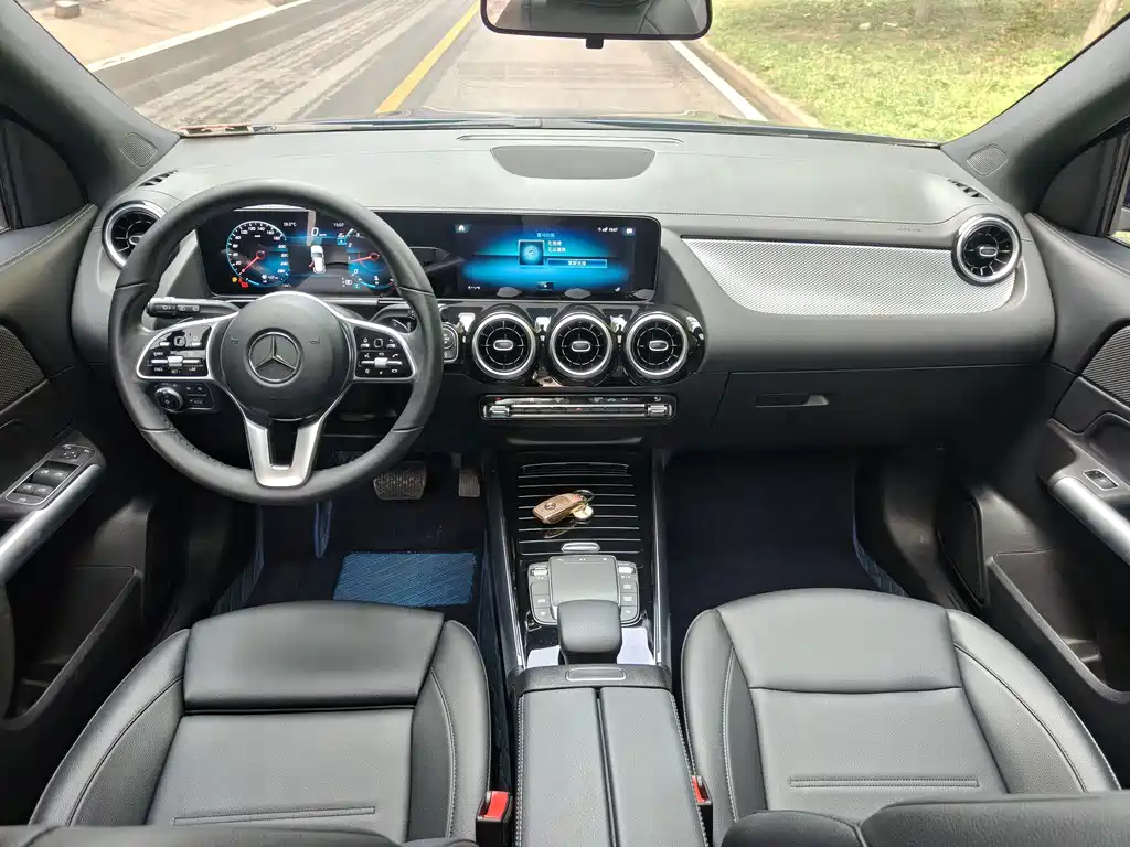 Mercedes-Benz GLA — фото 6