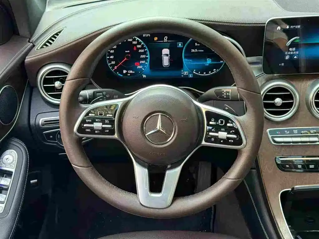 Mercedes-Benz GLC — фото 6