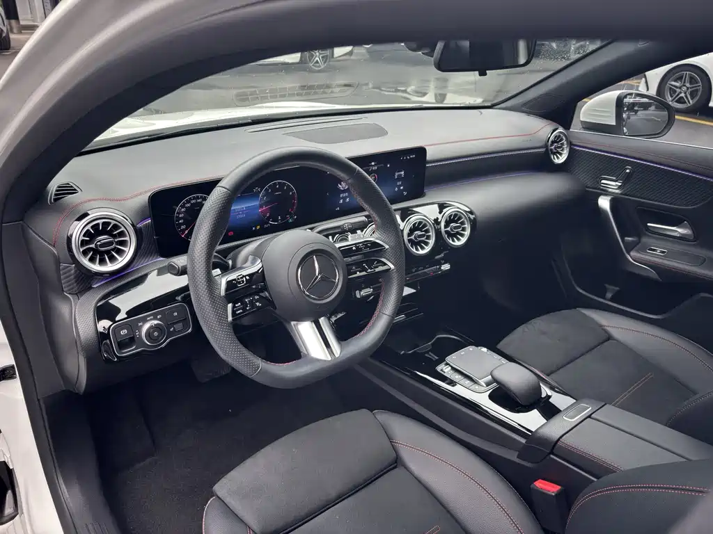 Mercedes-Benz A-Class — фото 6