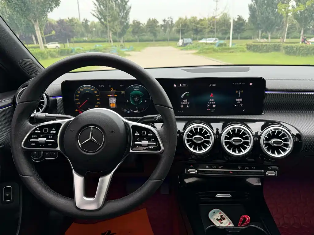 Mercedes-Benz A-Class — фото 10