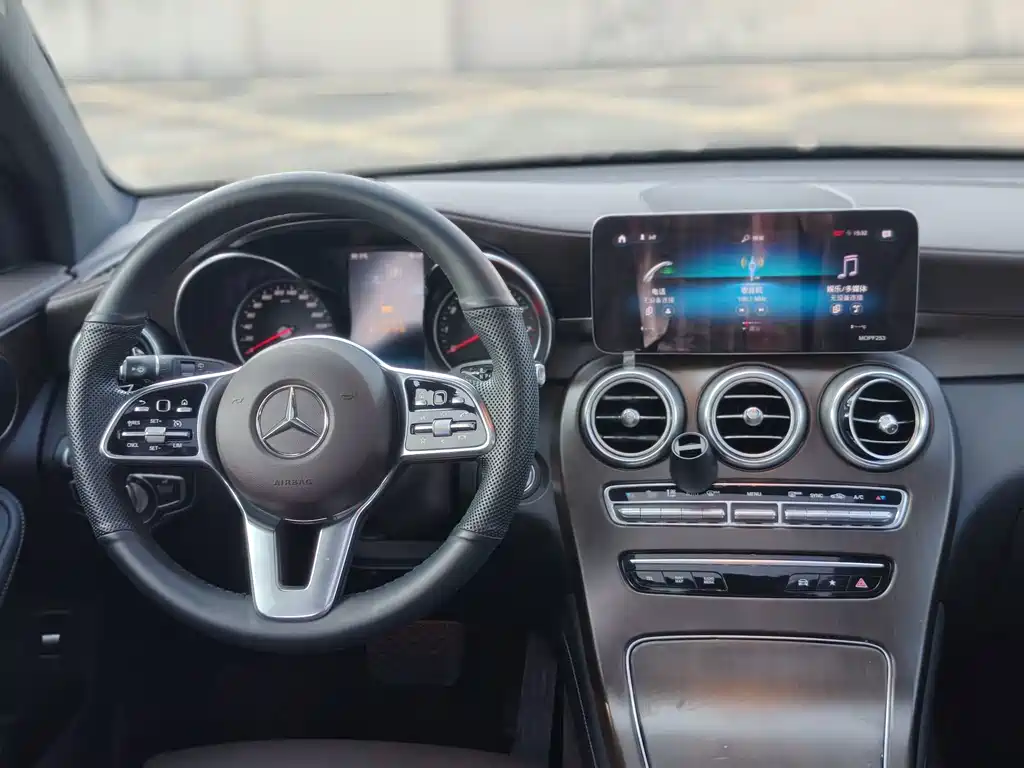 Mercedes-Benz GLC — фото 6