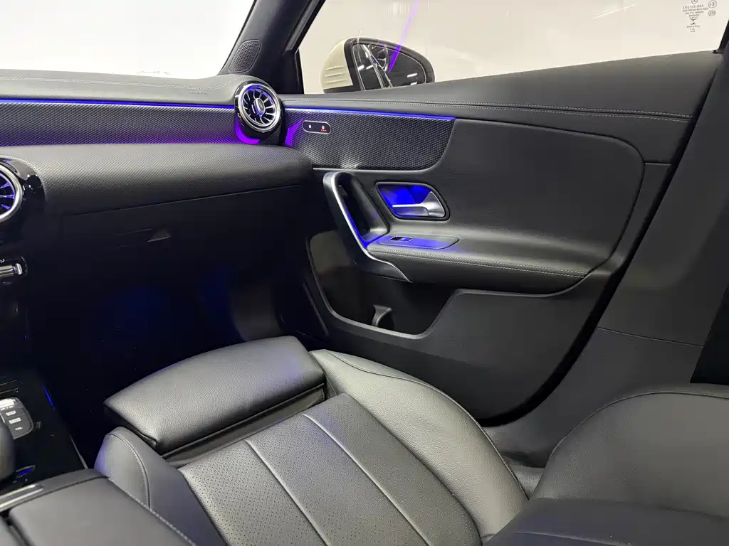Mercedes-Benz A-Class — фото 11