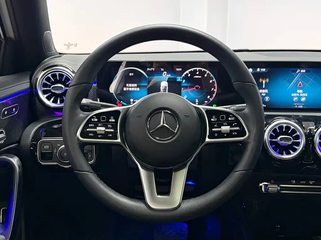 Mercedes-Benz A-Class — фото 8