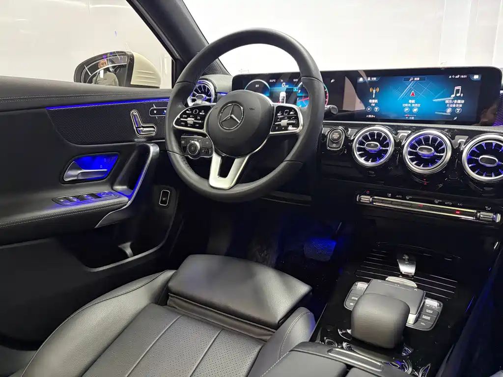 Mercedes-Benz A-Class — фото 9