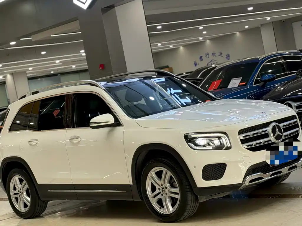 Mercedes-Benz GLB — фото 3