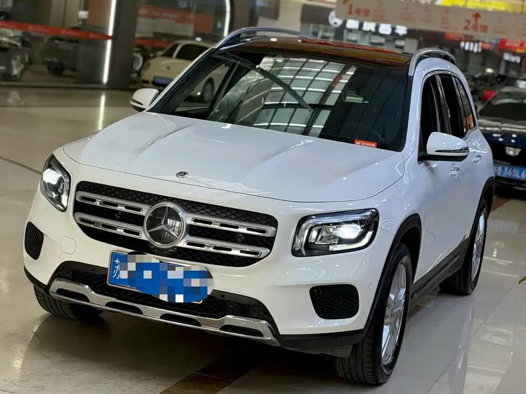 Mercedes-Benz GLB — фото 1