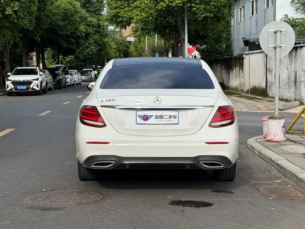 Mercedes-Benz E-Class (Import) — фото 5