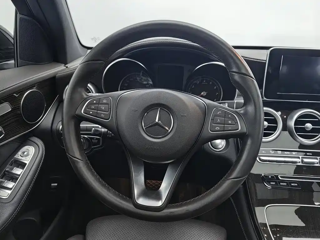 Mercedes-Benz GLC — фото 11
