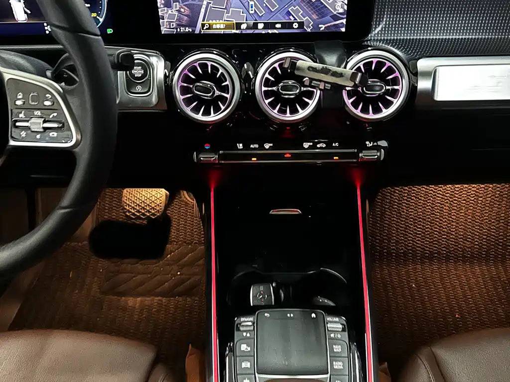 Mercedes-Benz GLB — фото 14