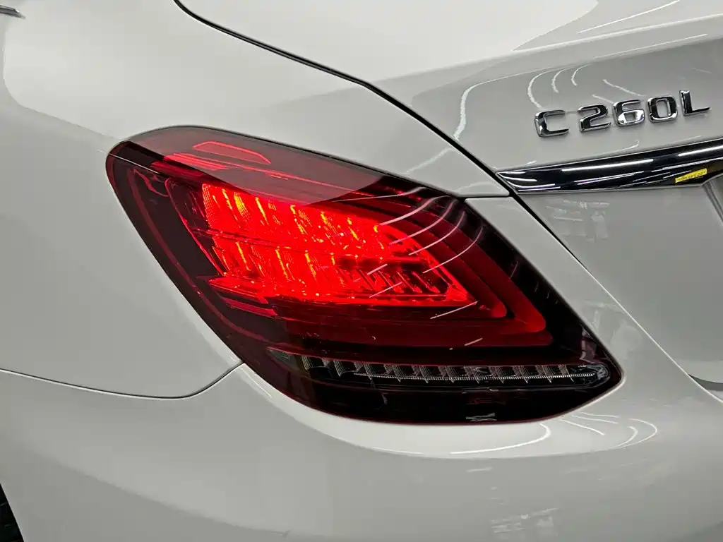 Mercedes-Benz C-Class — фото 10