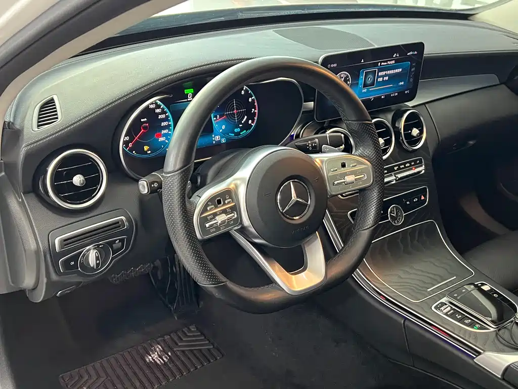 Mercedes-Benz C-Class — фото 16