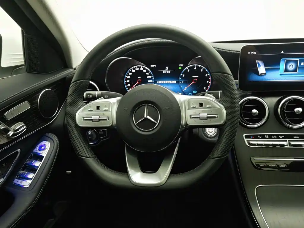 Mercedes-Benz C-Class — фото 11