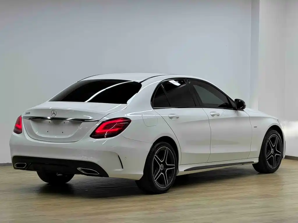 Mercedes-Benz C-Class — фото 14