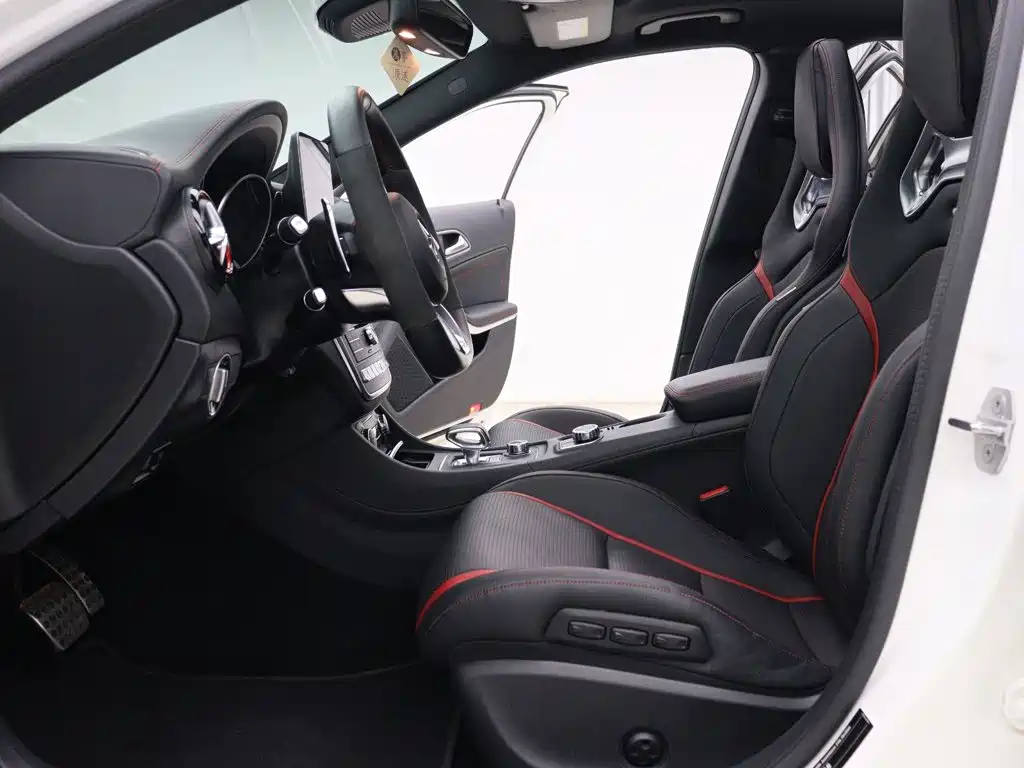 Mercedes-Benz GLA AMG — фото 2