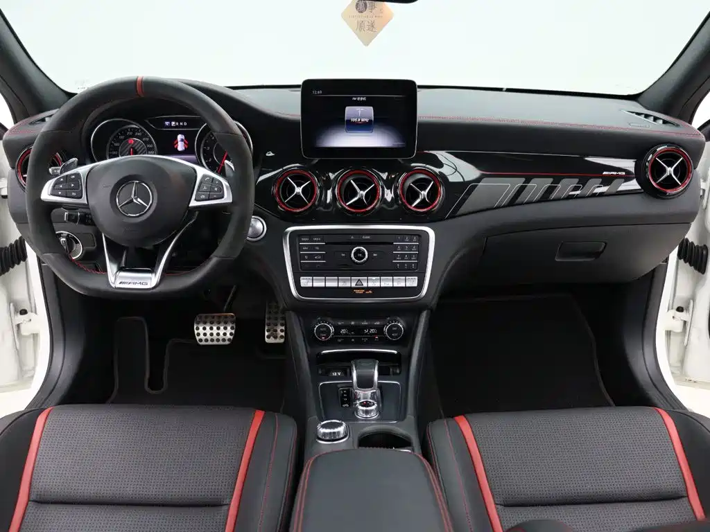 Mercedes-Benz GLA AMG — фото 13