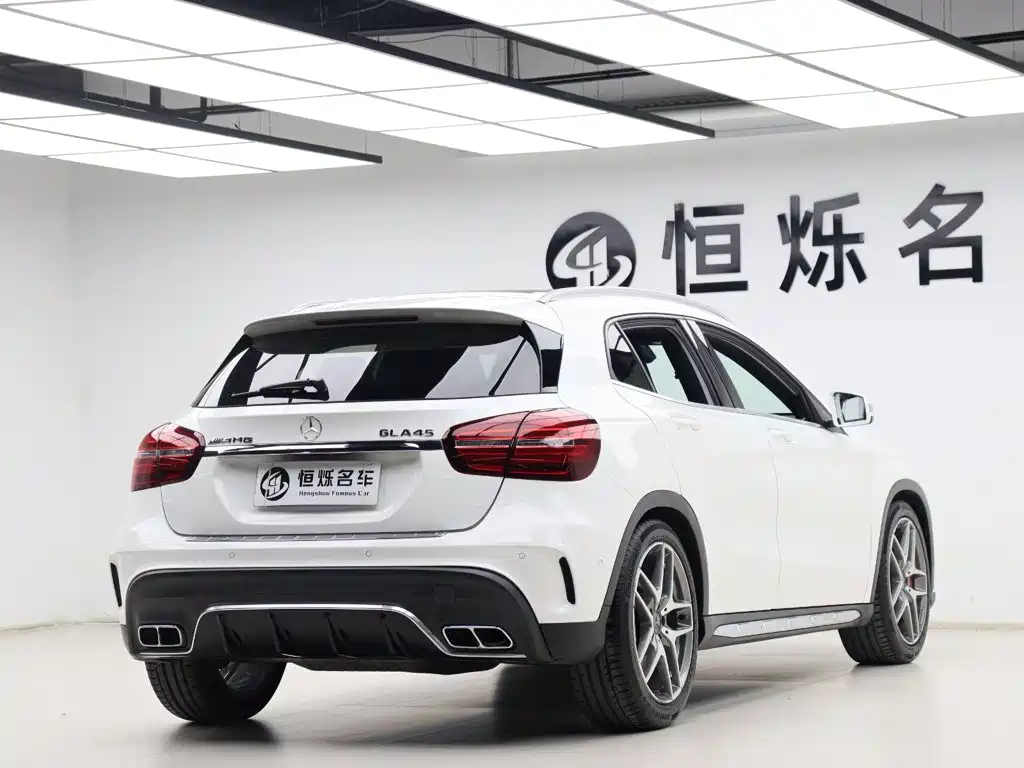 Mercedes-Benz GLA AMG — фото 27