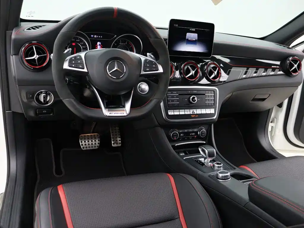 Mercedes-Benz GLA AMG — фото 9