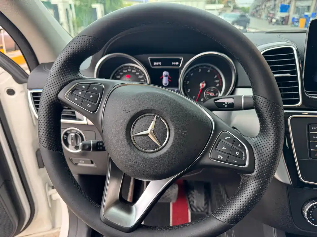 Mercedes-Benz GLE Coupe — фото 10
