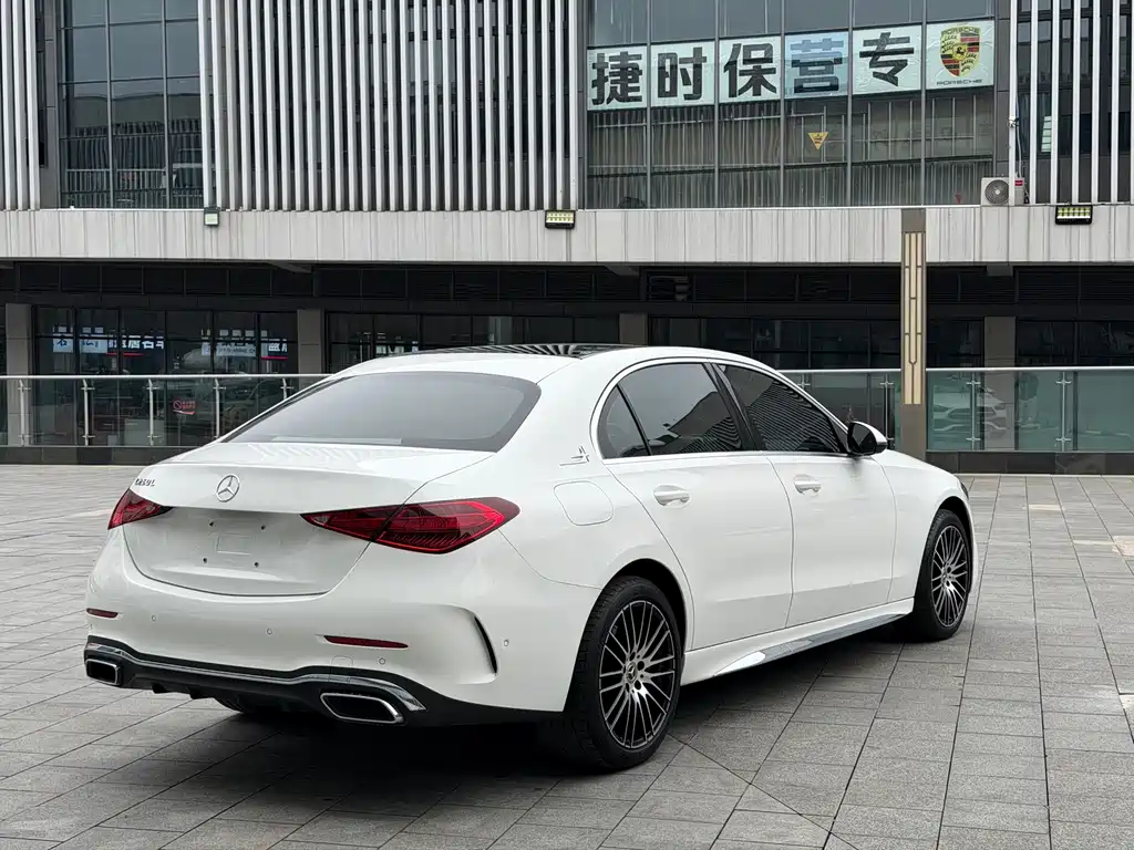 Mercedes-Benz C-Class — фото 12