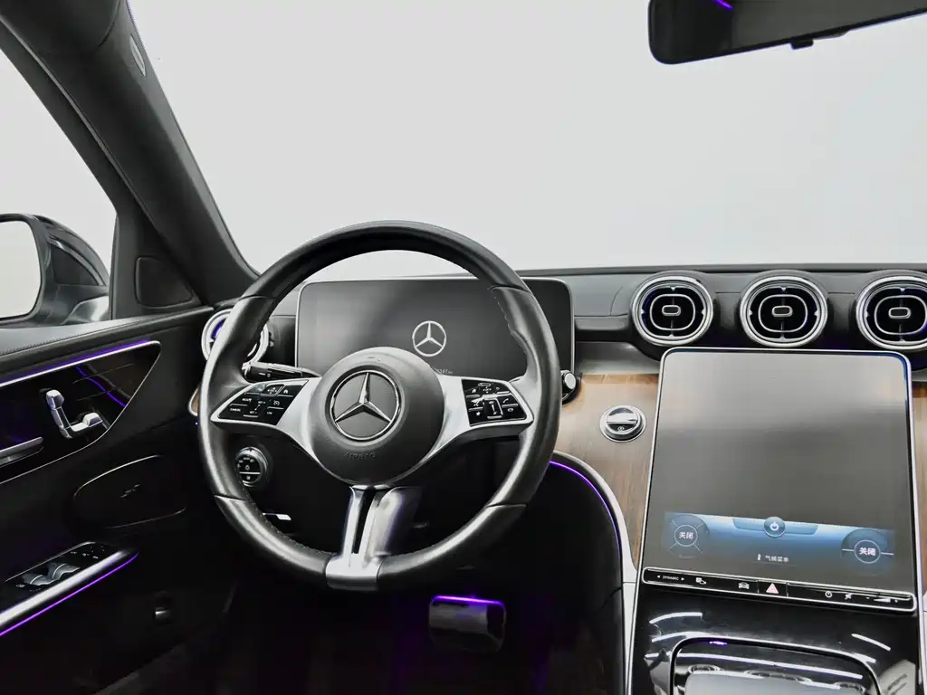 Mercedes-Benz C-Class — фото 11