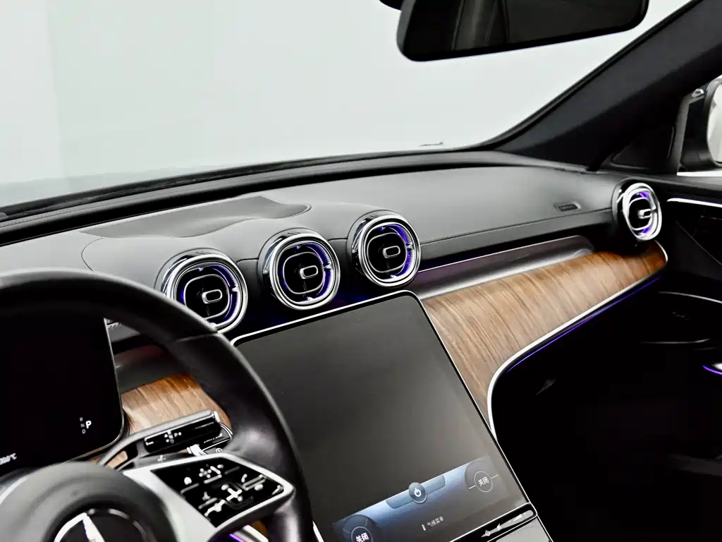 Mercedes-Benz C-Class — фото 17