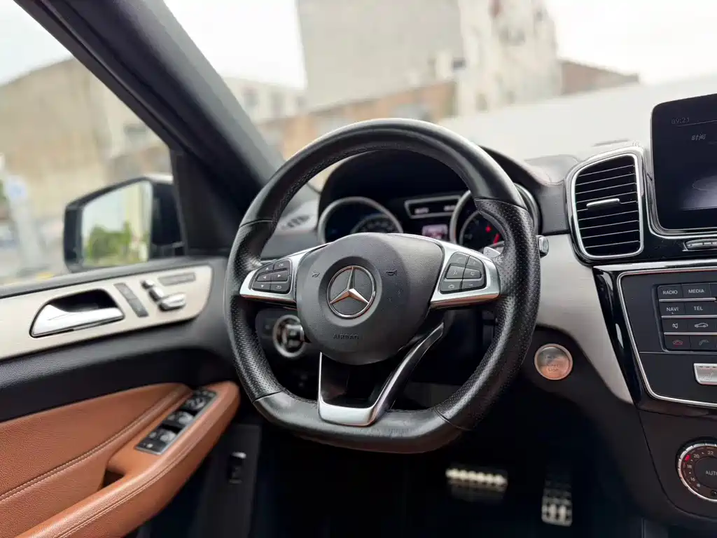 Mercedes-Benz GLE AMG — фото 9