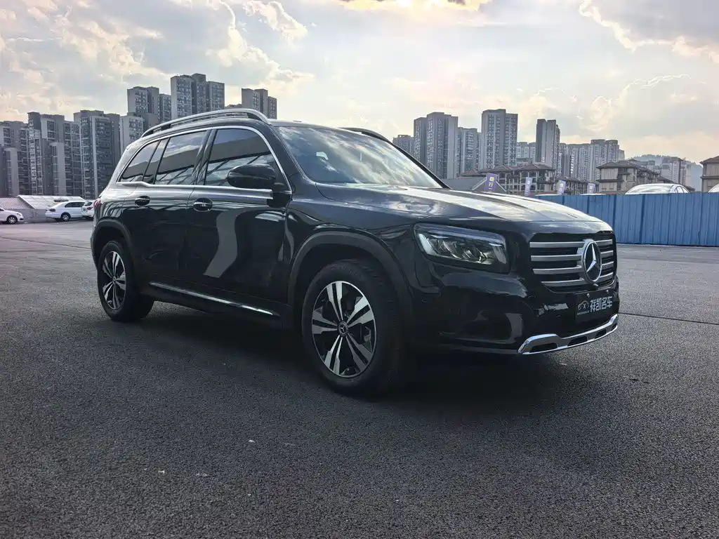 Mercedes-Benz GLB — фото 2