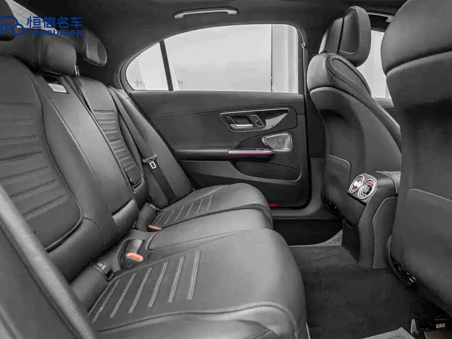 Mercedes-Benz C-Class — фото 16