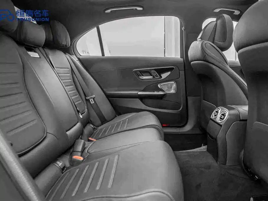 Mercedes-Benz C-Class — фото 16