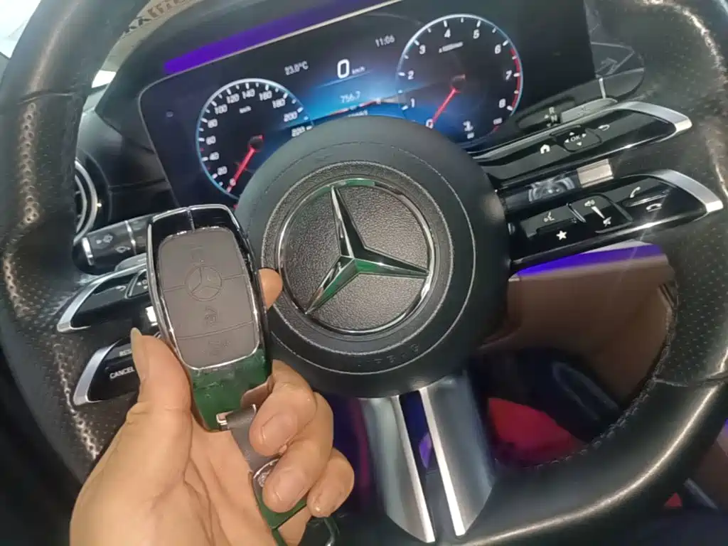 Mercedes-Benz E-Class — фото 9