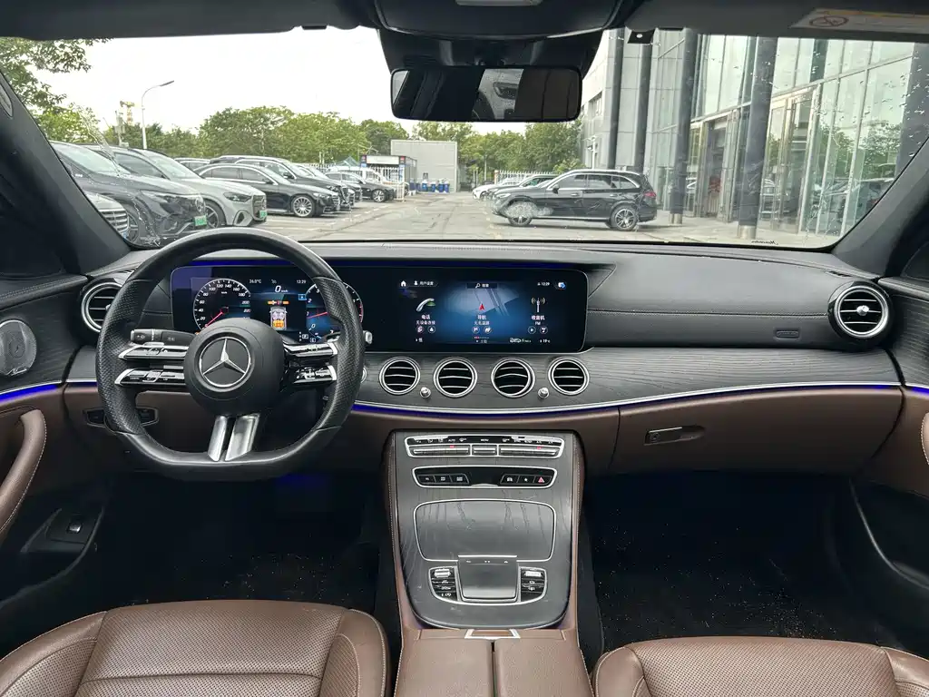 Mercedes-Benz E-Class — фото 18