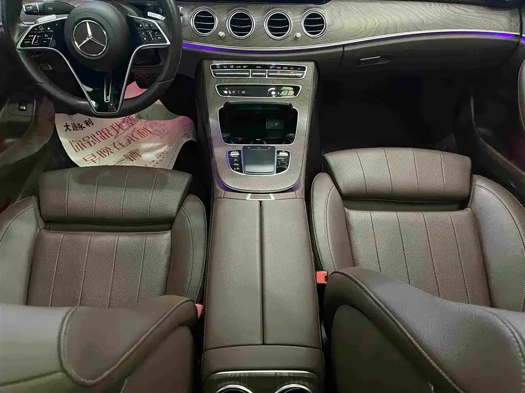 Mercedes-Benz E-Class — фото 13