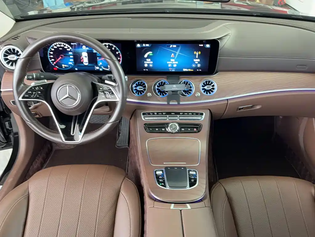 Mercedes-Benz E-Class — фото 13