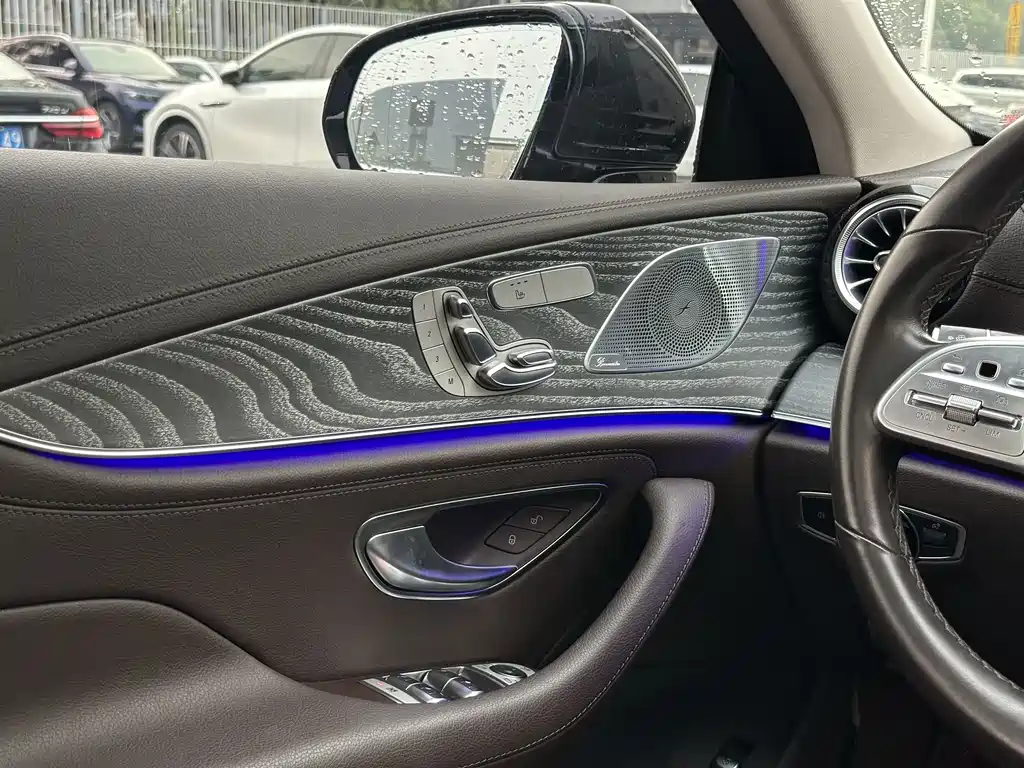 Mercedes-Benz CLS — фото 22