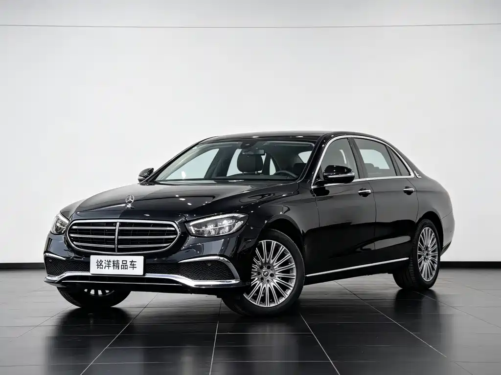 Mercedes-Benz E-Class — фото 1