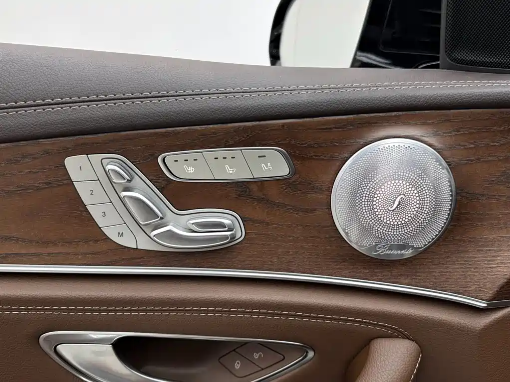 Mercedes-Benz E-Class — фото 15