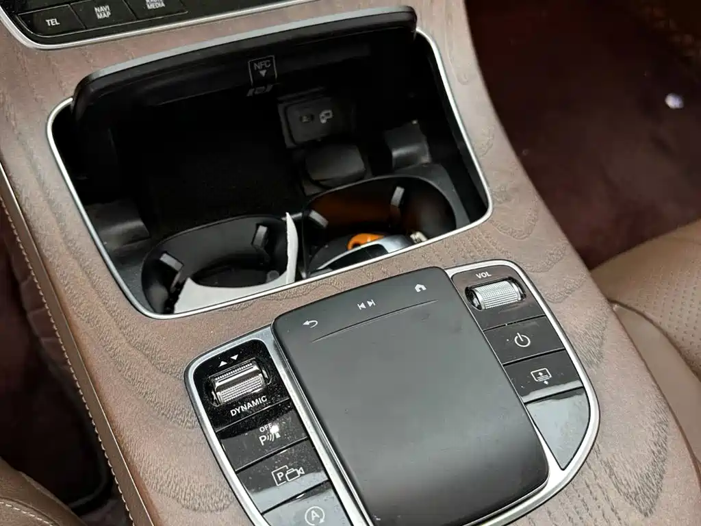 Mercedes-Benz E-Class — фото 16