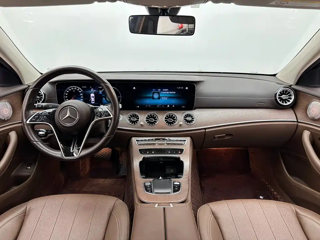 Mercedes-Benz E-Class — фото 10