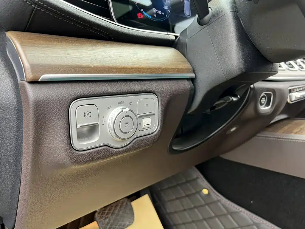Mercedes-Benz GLE New Energy — фото 33