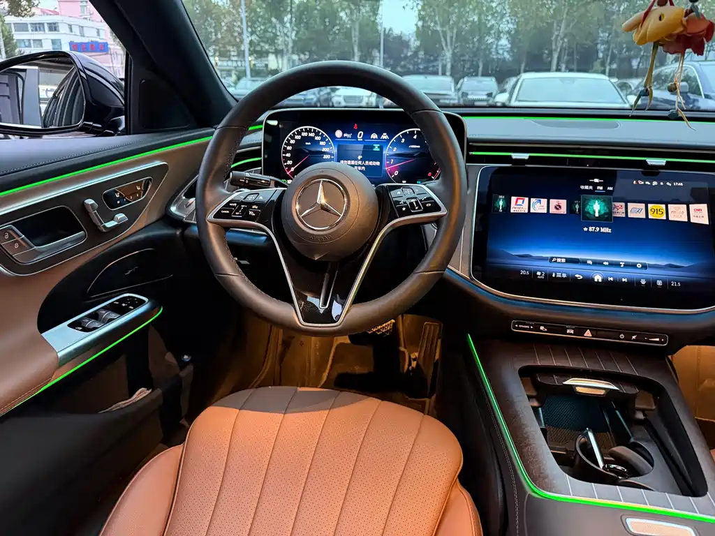 Mercedes-Benz E-Class — фото 11
