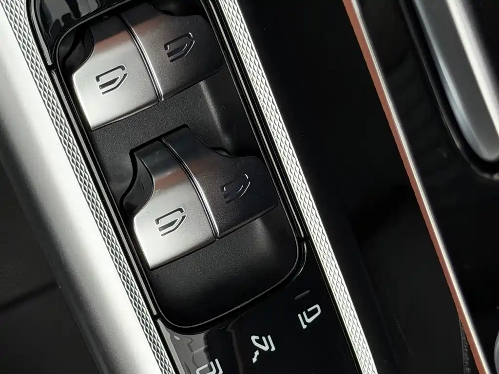 Mercedes-Benz GLC — фото 17