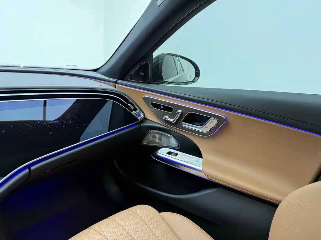 Mercedes-Benz E-Class — фото 13