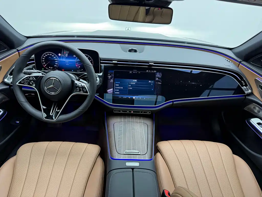 Mercedes-Benz E-Class — фото 8