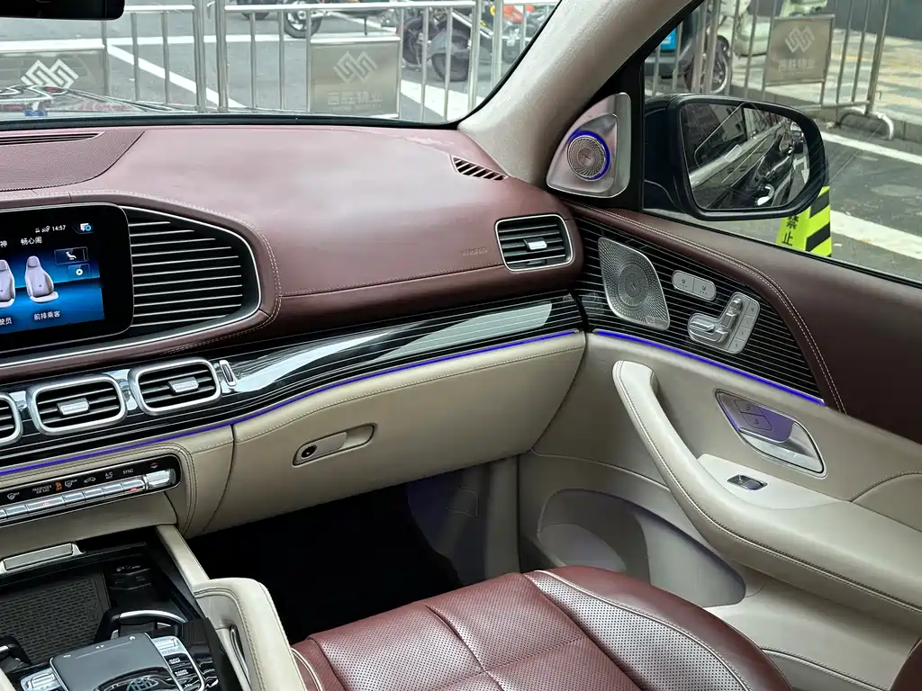 Mercedes-Benz GLS — фото 15