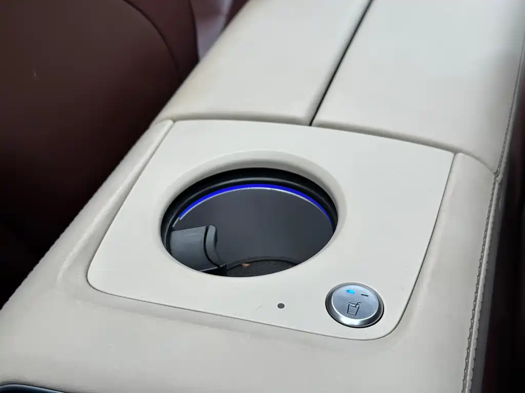 Mercedes-Benz GLS — фото 17