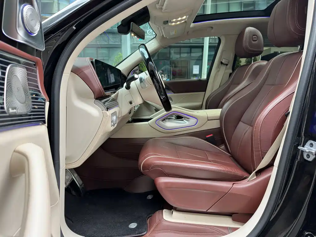 Mercedes-Benz GLS — фото 6