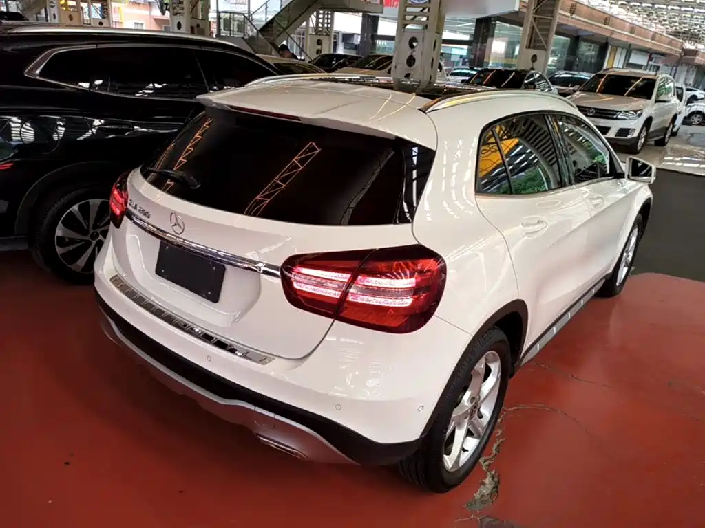 Mercedes-Benz GLA — фото 7