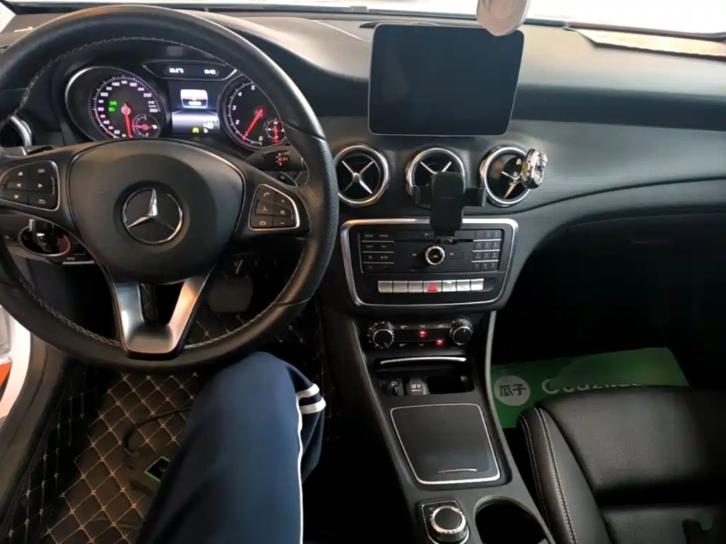 Mercedes-Benz GLA — фото 10