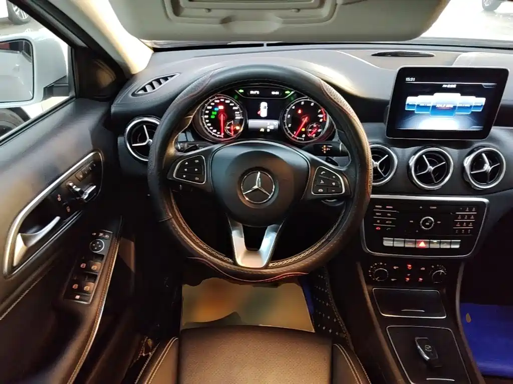 Mercedes-Benz GLA — фото 11